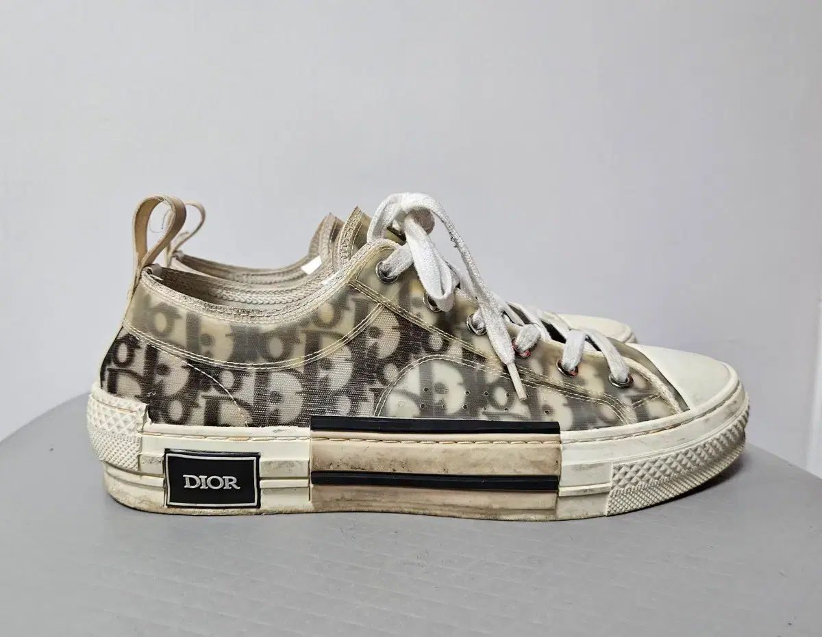 スニーカー ロートップ