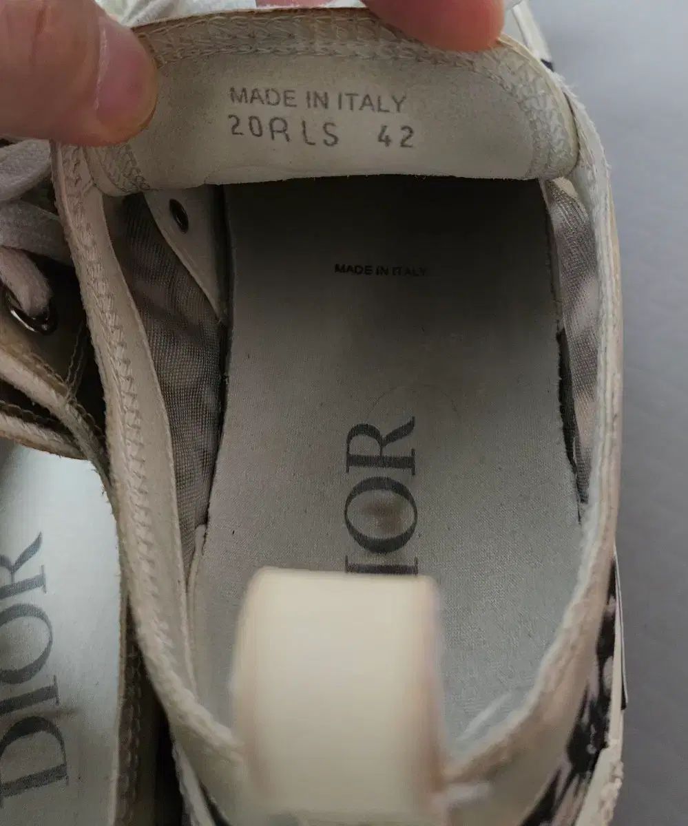 スニーカー ロートップ