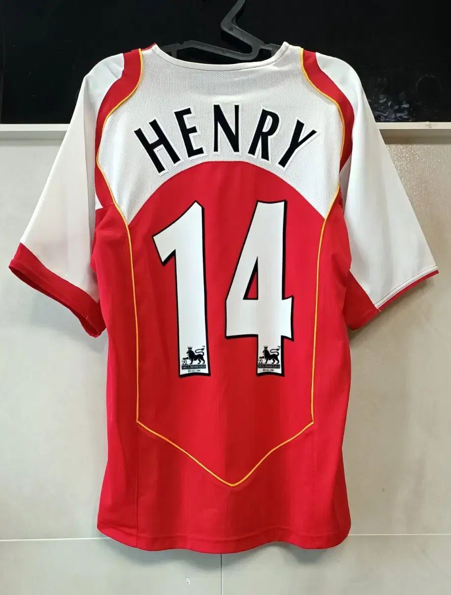 2004-05 アーセナル HOME アンリ