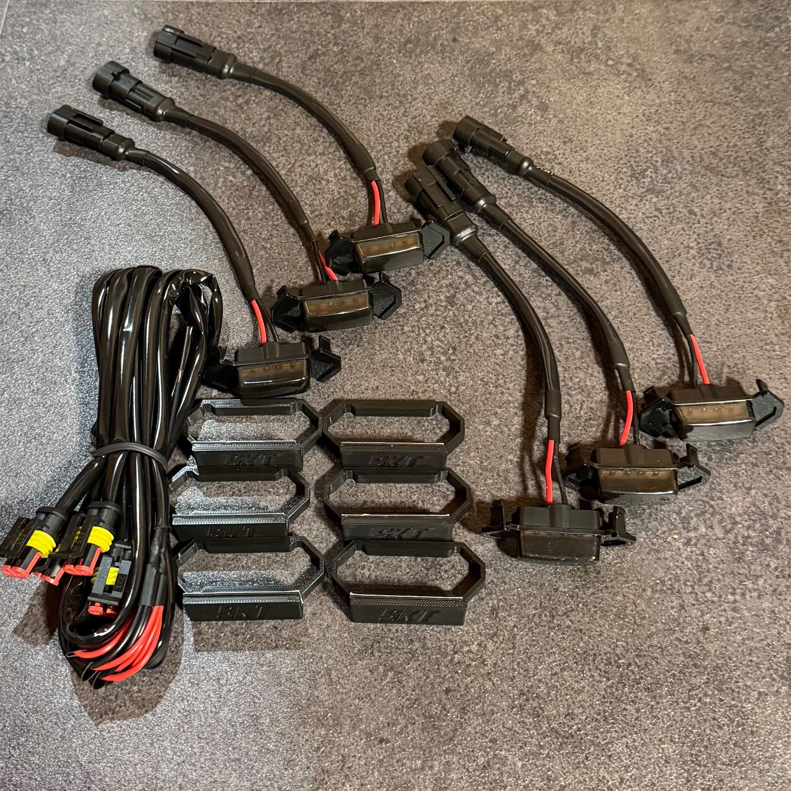 SKT製ランドクルーザー250専用グリルマーカー(マーカー6連タイプモデル