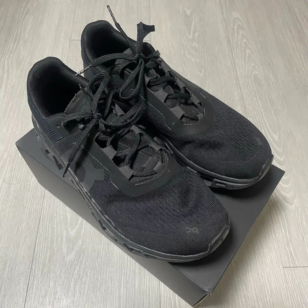 260 オンランニング クラウド MONSTER ブラック