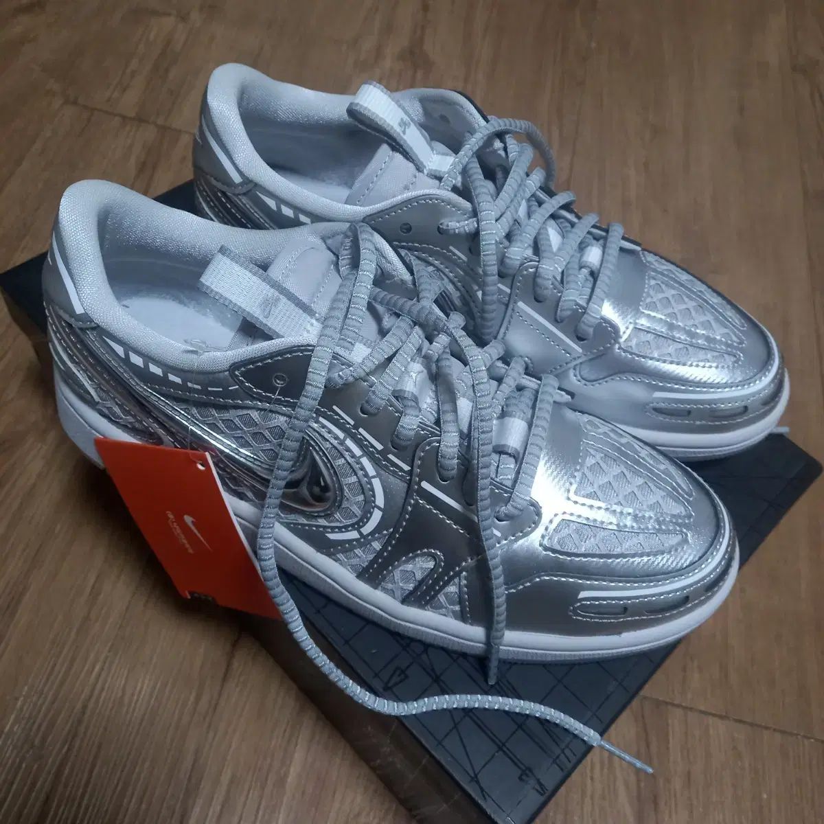 NIKE ナイキ エアジョーダン 1 ロー ウェイクメイク OF キー ダン 250