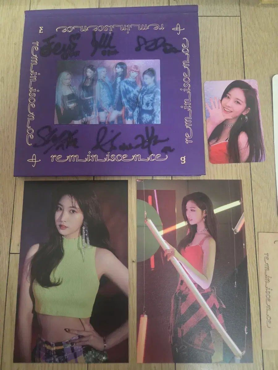 EVERGLOW サイン色紙 シェリー 直筆サイン色紙 ハーフ アイドル タレント 70年代 - メルカリ