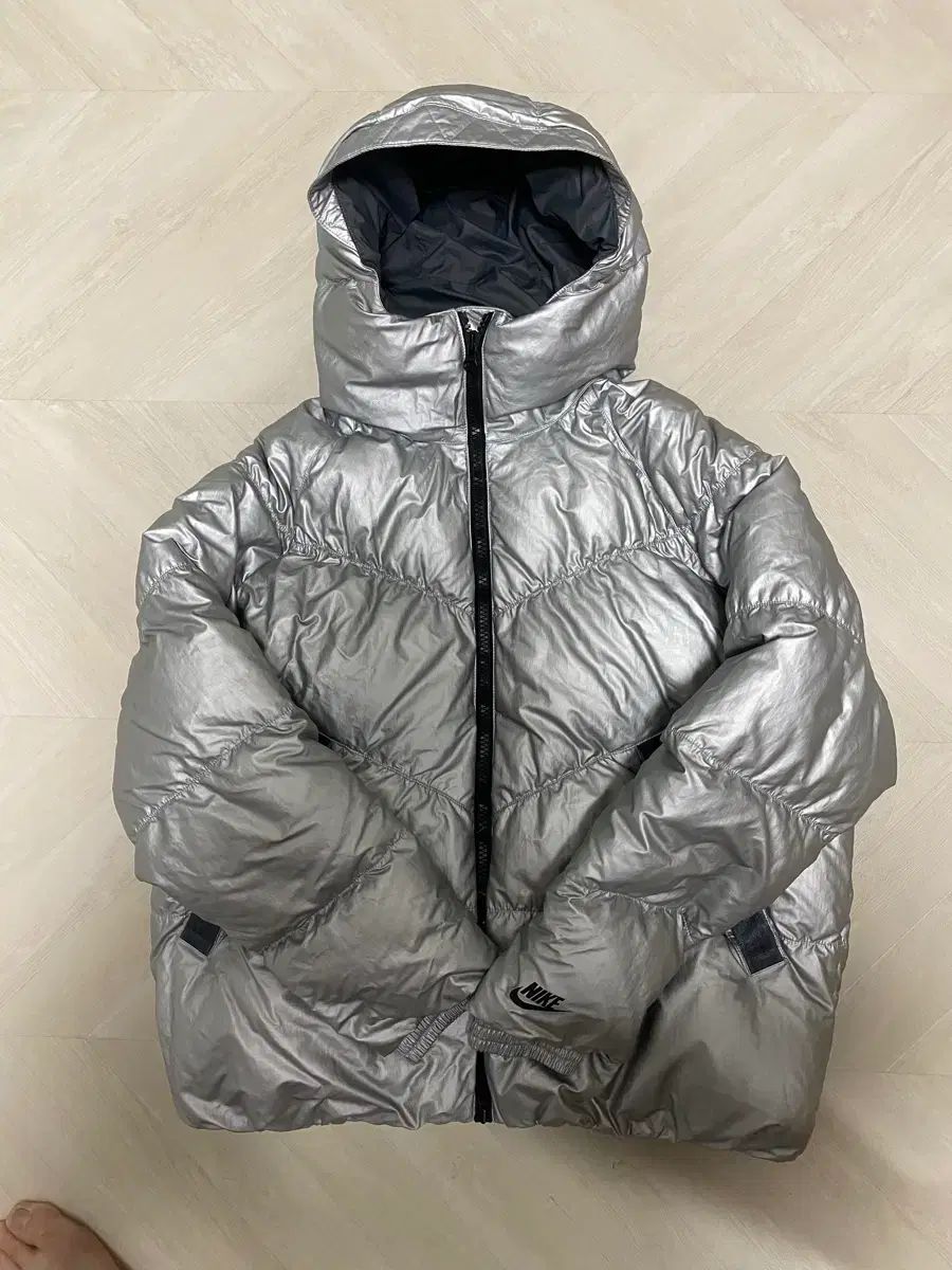 ナイキ ダウンフィル フーディ ジャケット シルバー L