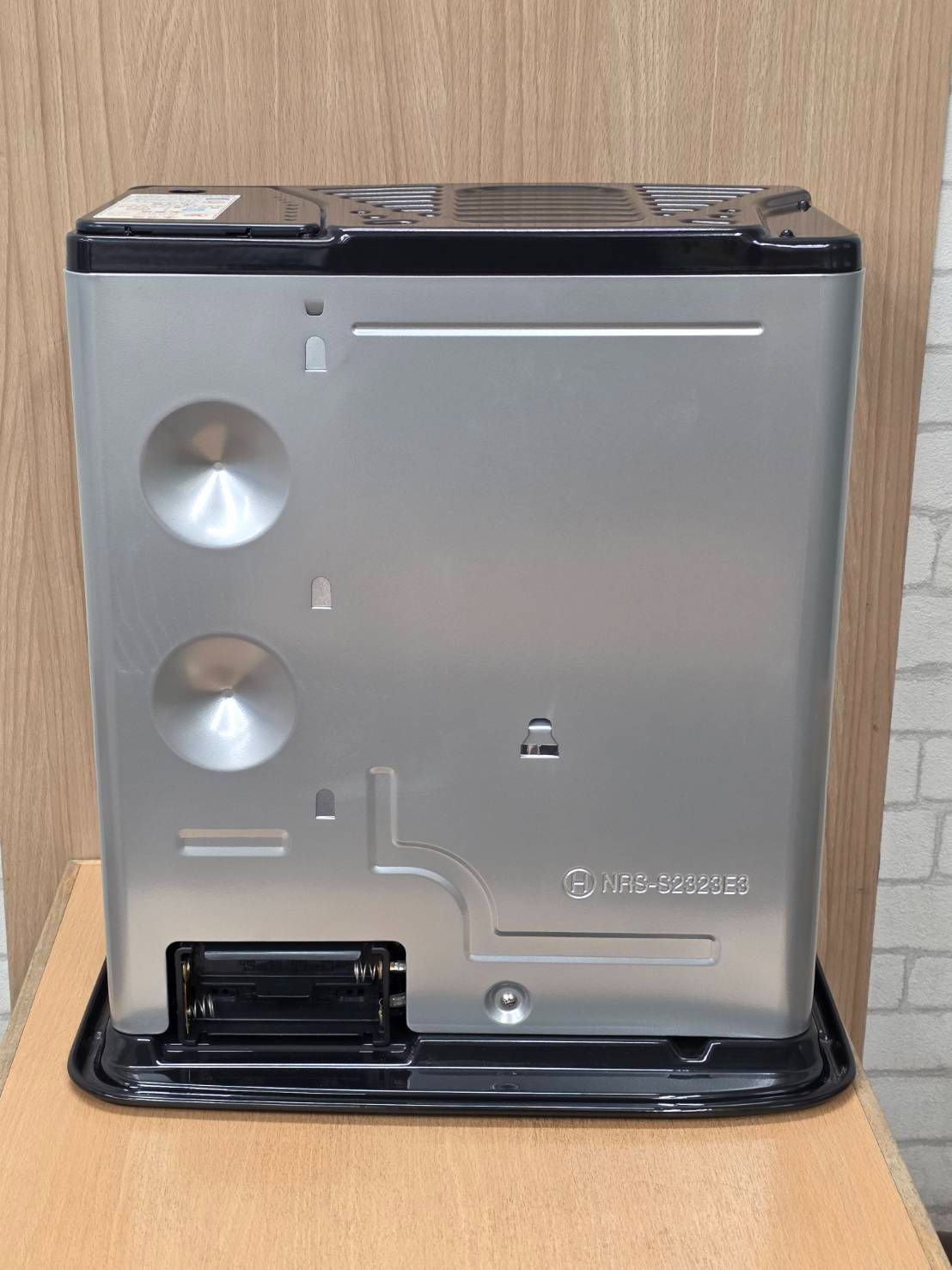 080110 展示品 未使用 トヨトミ 石油ストーブ NRSS2323E3SB シルバー