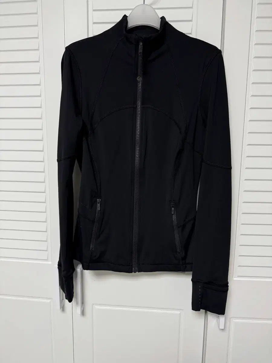 ルルレモン ジップアップ トラックジャケット