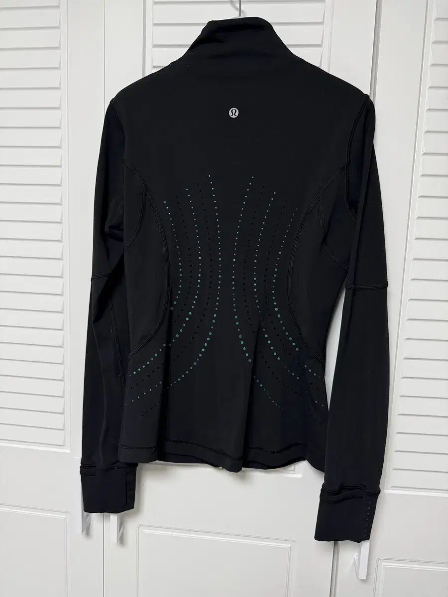 ルルレモン ジップアップ トラックジャケット