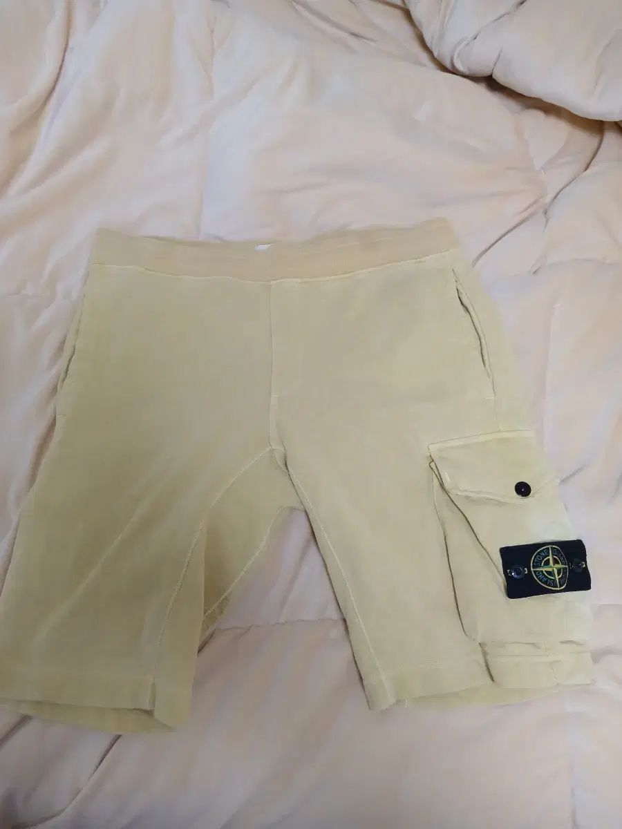 STONE ISLAND ストーンアイランド カーゴ ハーフパンツ ベージュ