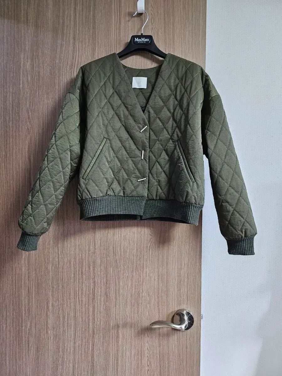 エコン マカロン キルティングジャケット カーキ