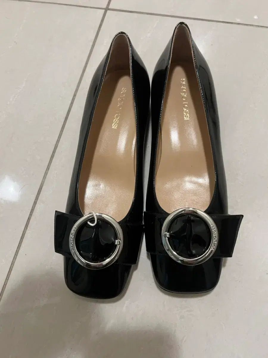 セルジオロッシ バックル フラット 36