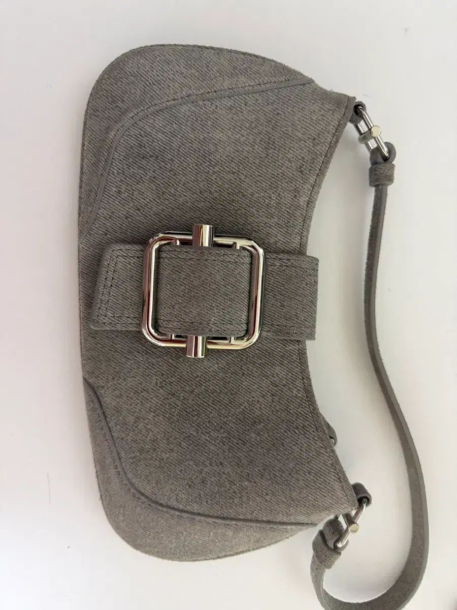 OSOI バックル グレー デニム ミニ