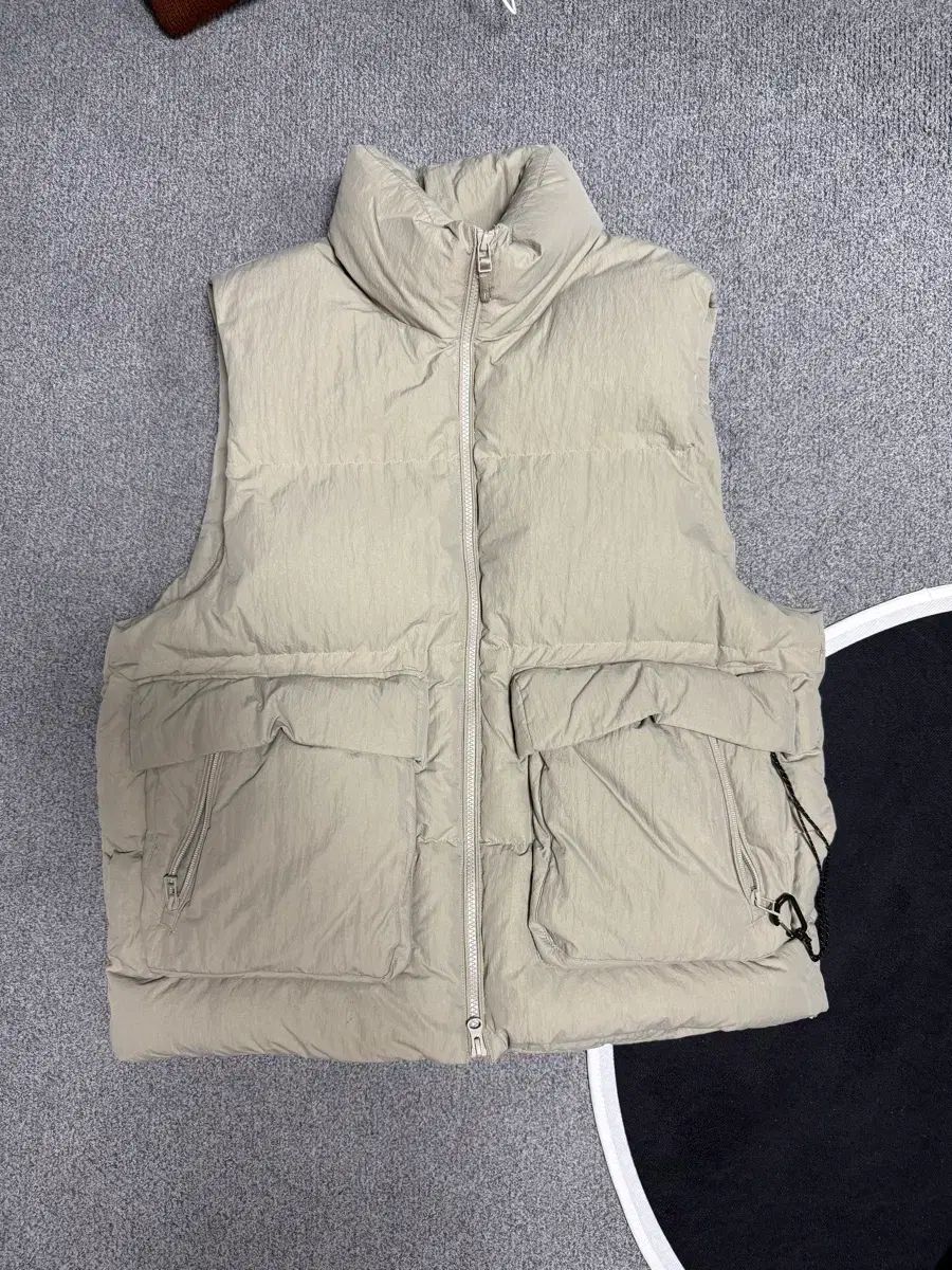 L MUSINSA ムシンサ standard ムシンサスタンダード シティ レジャー ダウン Tシャツ ベスト ベージュ