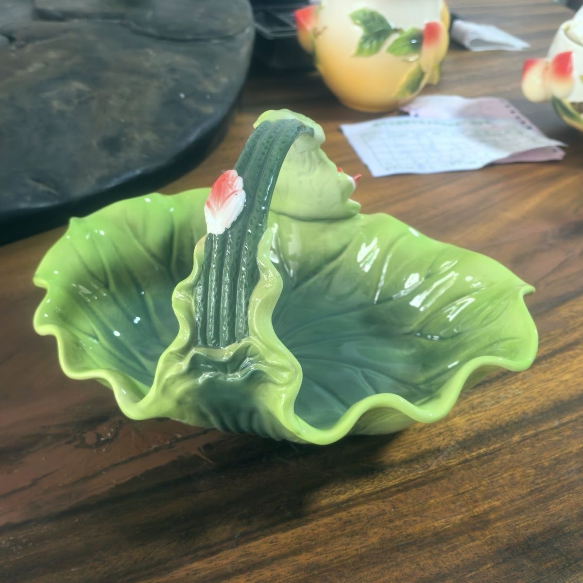 新品 蓮池 蓮葉彫刻 フルーツ皿 陶製果物鉢 果物皿 陶器製茶器 陶器