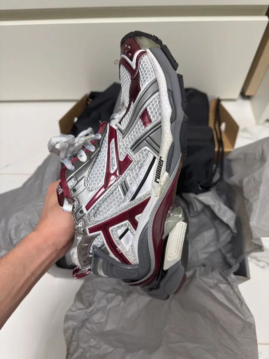 バレンシアガ ニューランナー