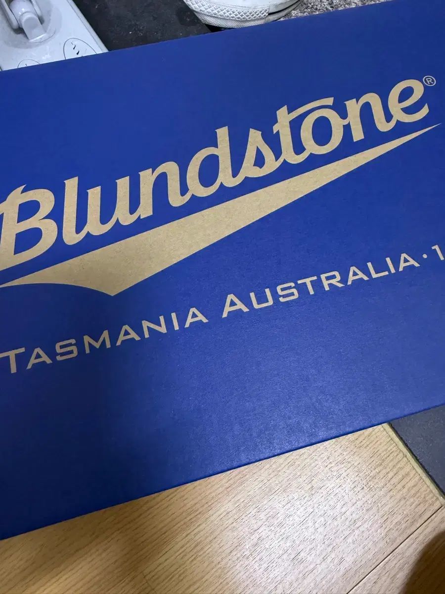 スティール グレー