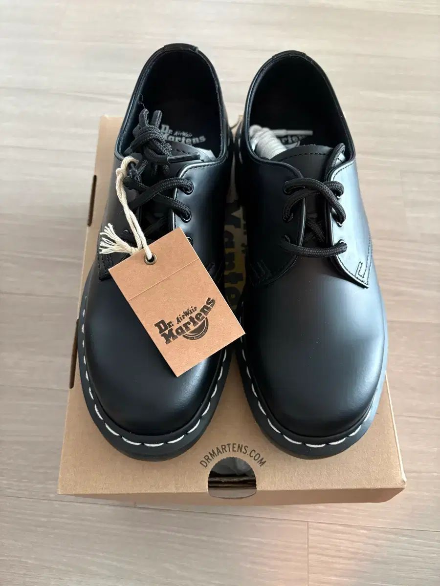 DR. MARTENS ドクターマーチン 1461 白 スティッチ 240 ♥