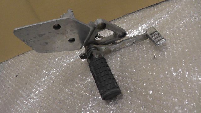 ジェイド MC 23-1101 xxx の ステップ右 ブレーキペダル