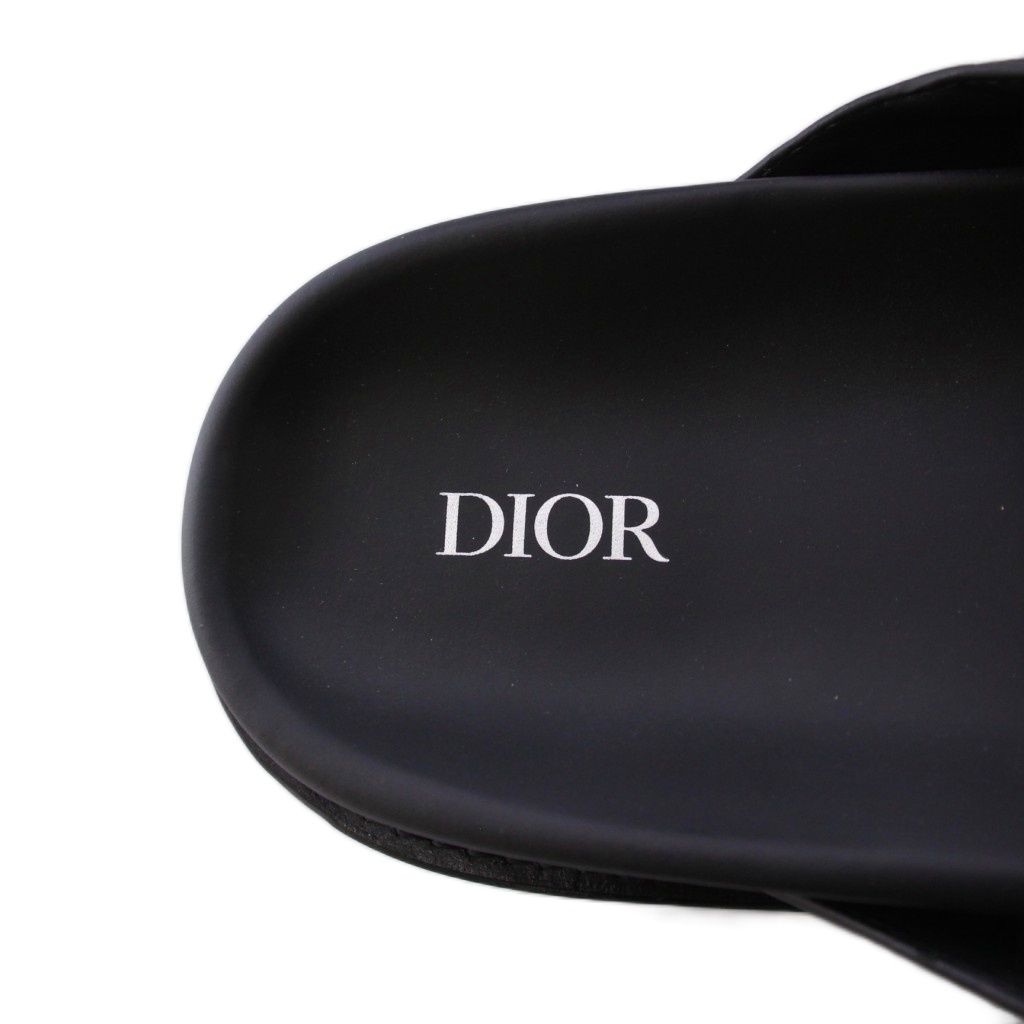 HOMME ダイヤモンドロゴ