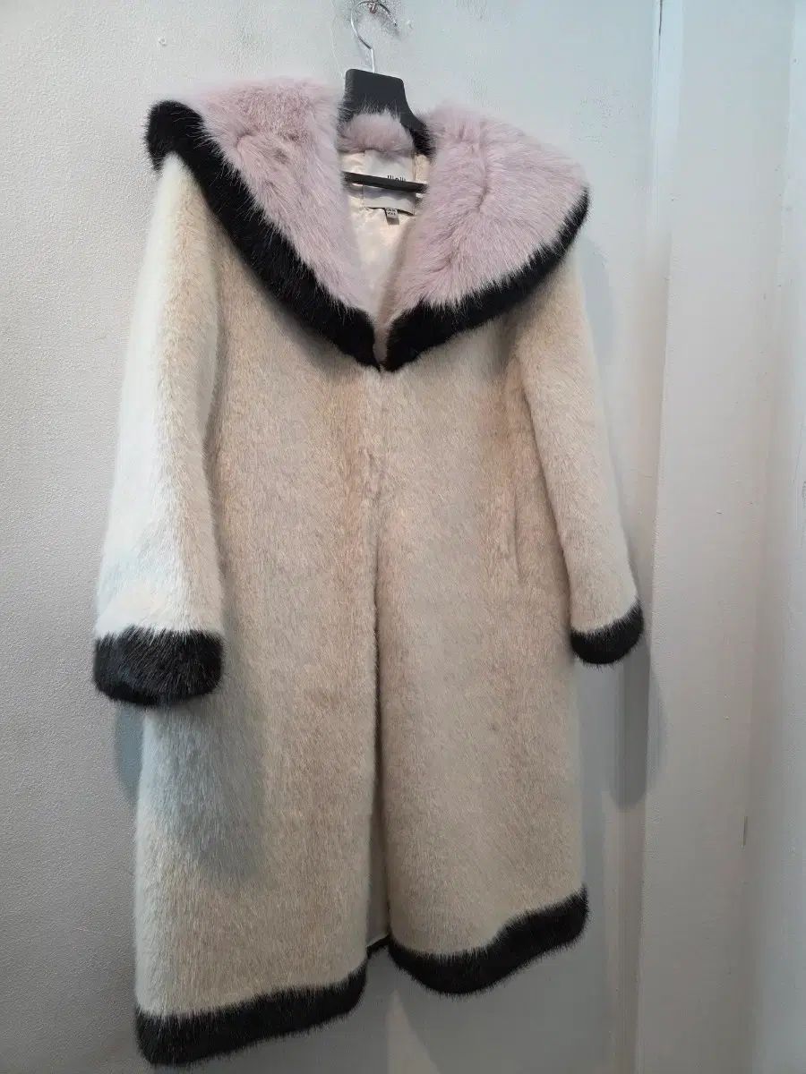 ファーコート ピンク|ブラック トリミング