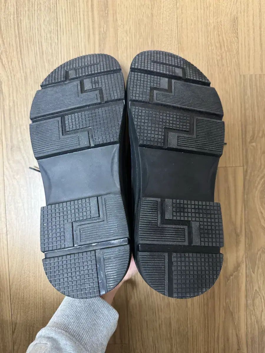  価格 MOVE スモーク ハイキング シューズ ブラック 42 スニーカー 靴