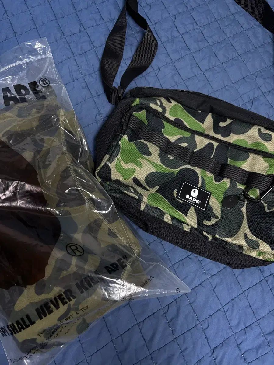 アベイシングエイプ シャークフーデッド ジップアップ 迷彩柄 m