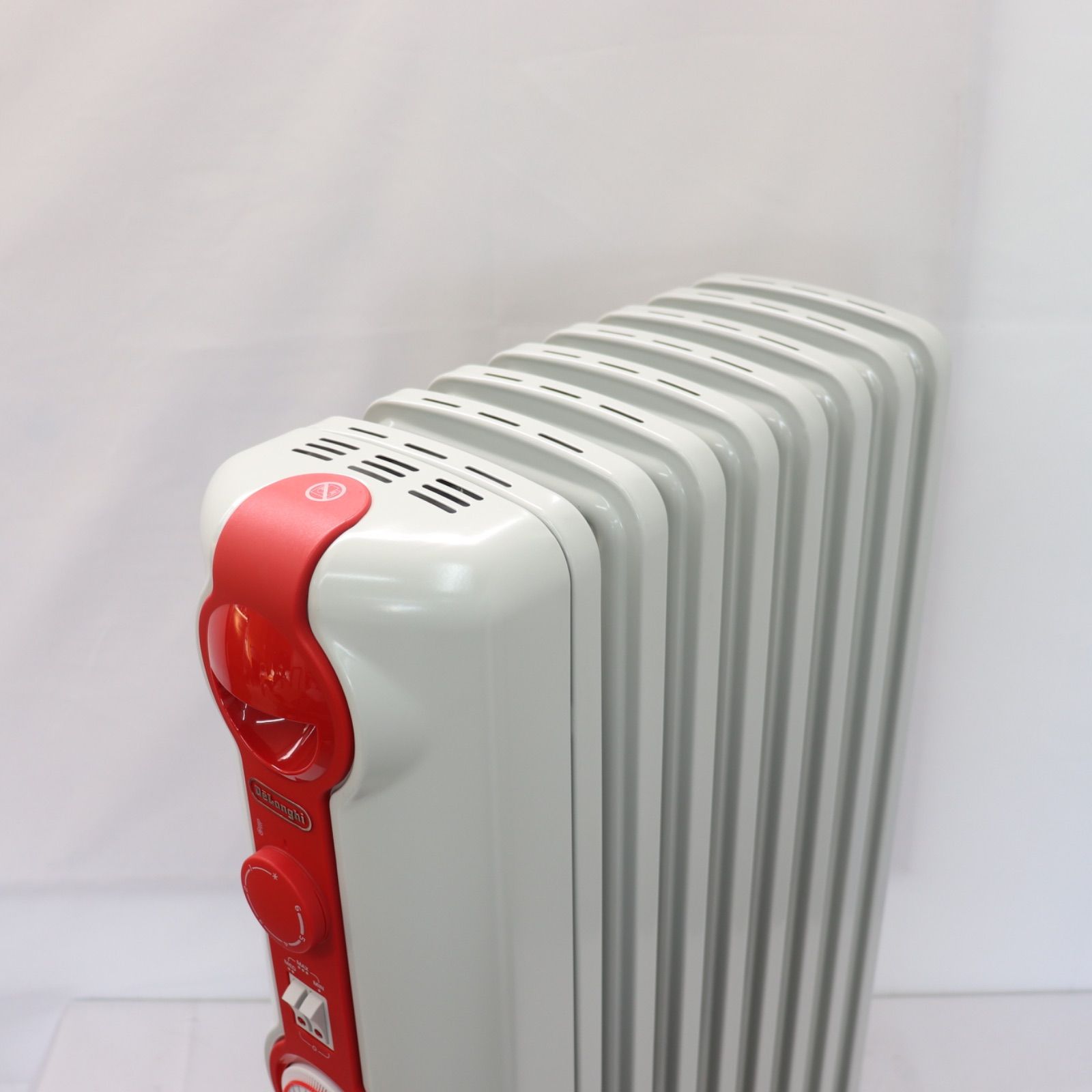 美品】DeLonghi デロンギ オイルヒーター JR0812-RD 暖房器具 生活家電