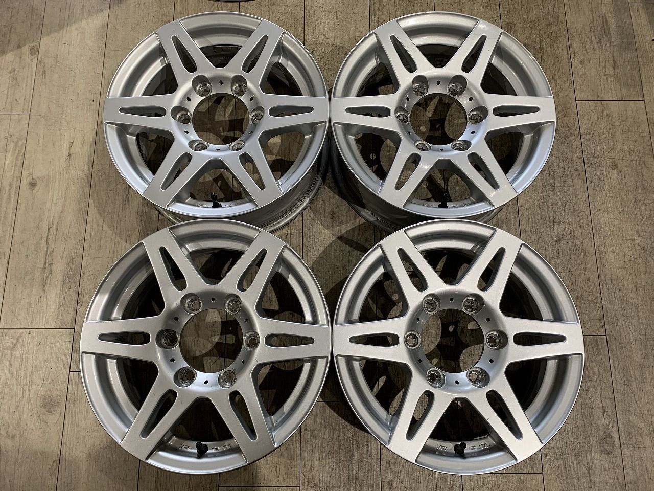 2512040 CV 201 15インチ 6 J 35 PCD 139.7 H 110 mm ハイエース キャラバン 等