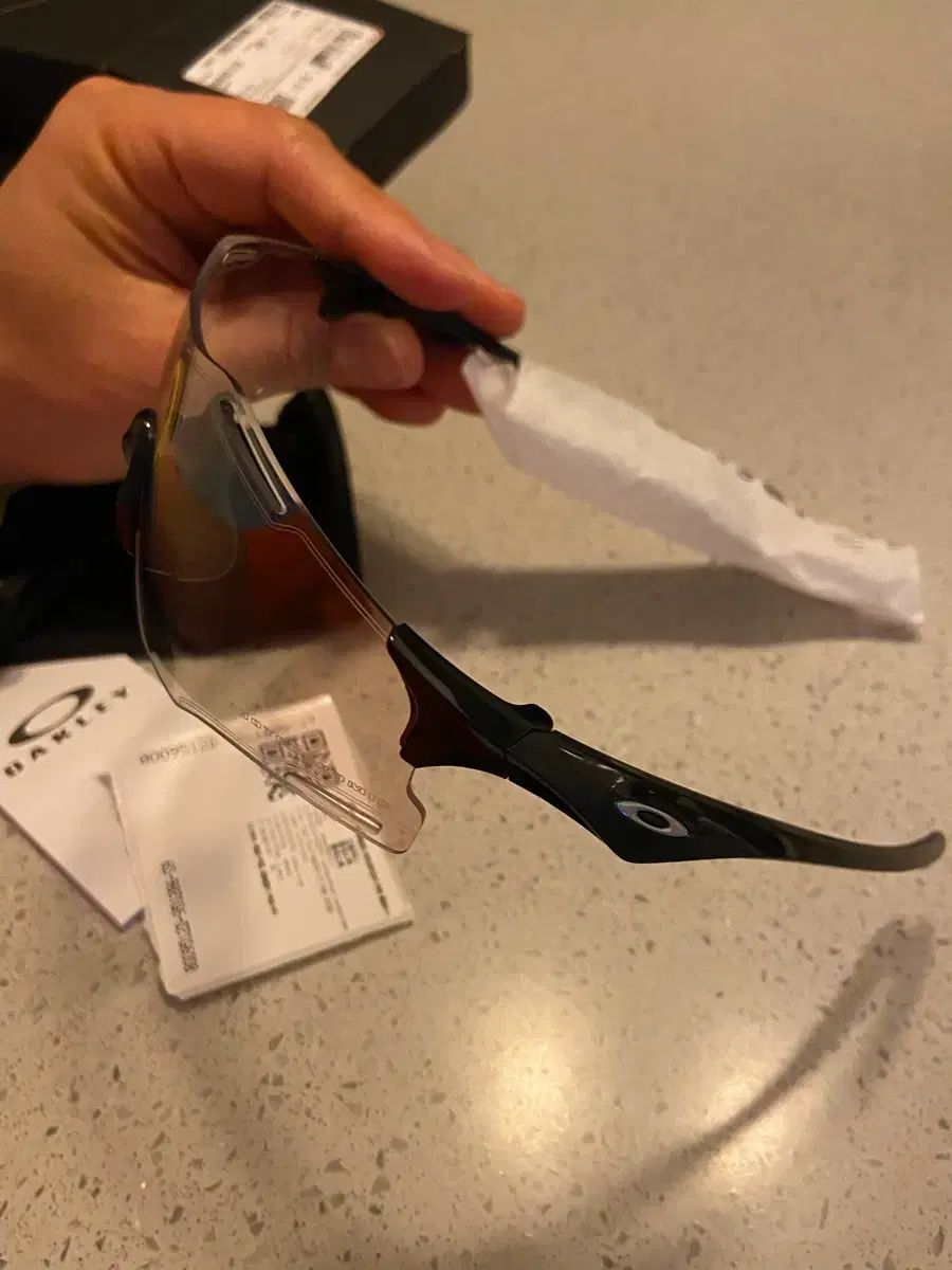  オークリー サイバーダイノ 変色レンズ サングラス 小物