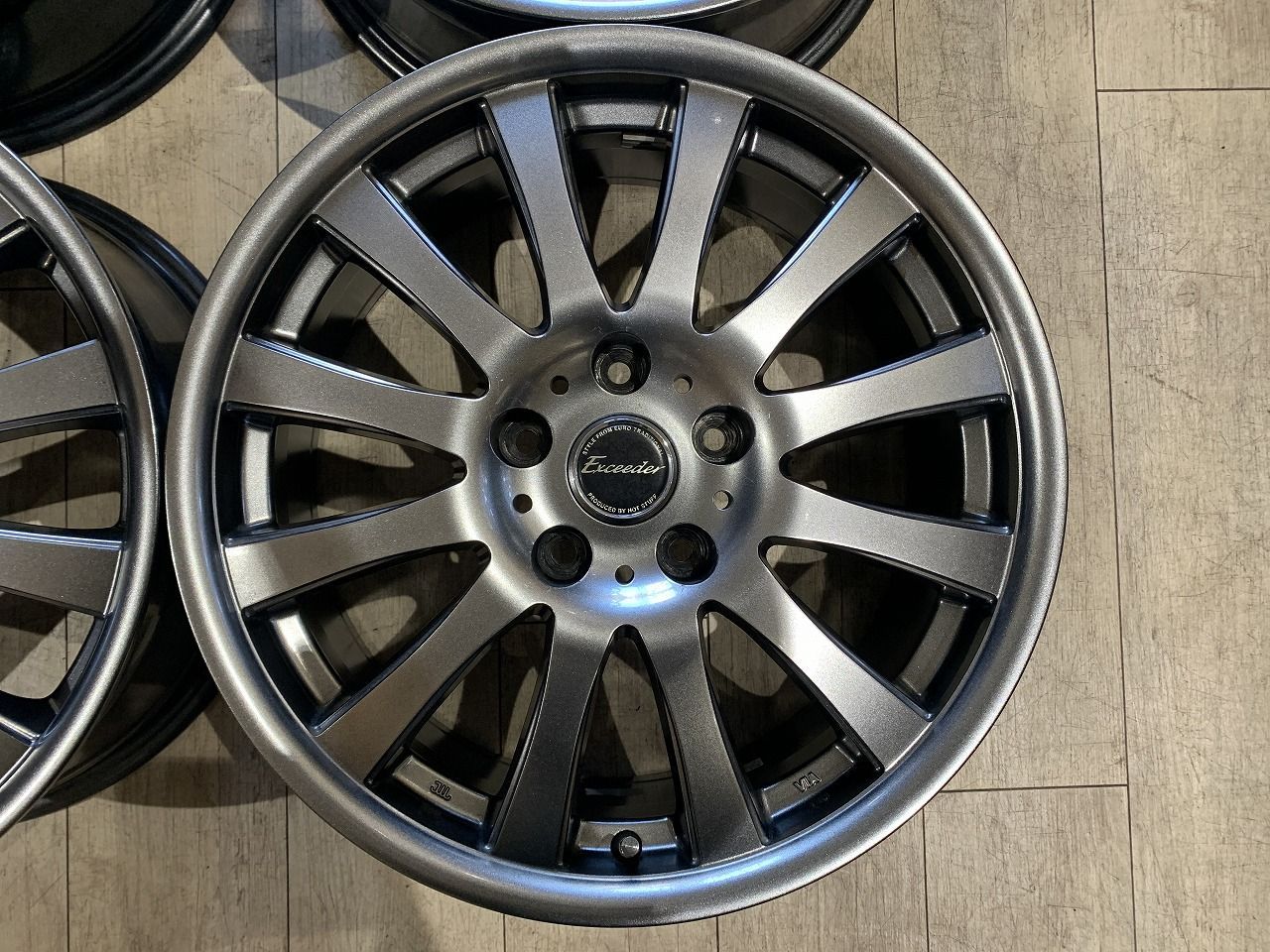  2512070 HOT STUFF Exceeder EX 12 17インチ 7 J 48 PCD 114.3 5 H 73 mm エスティマ ヴェゼル オデッセイ CX-5 CX-8 エクストレイル CR-V RAV 4 ヴァンガード エスクード 等 17インチ ホイール