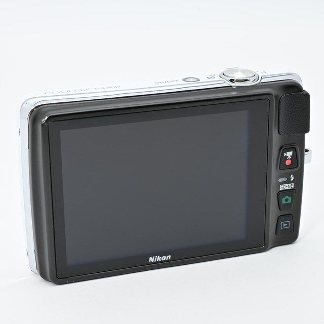 4300 シェルホワイト｜タッチパネル搭載コンパクトデジタルカメラ｜スナップ