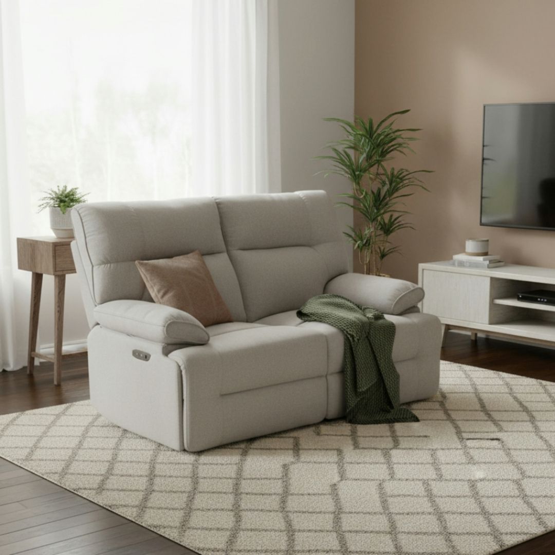 電動リクライニングソファ 二人掛け ファブリック クッション ウレタンフォーム 鉄製 構造部材 最大角度150度 家庭用 モダンデザイン リラックス用 組立品 耐荷重159 kg 快適な姿勢 個別リクライニング サイドボタン操作