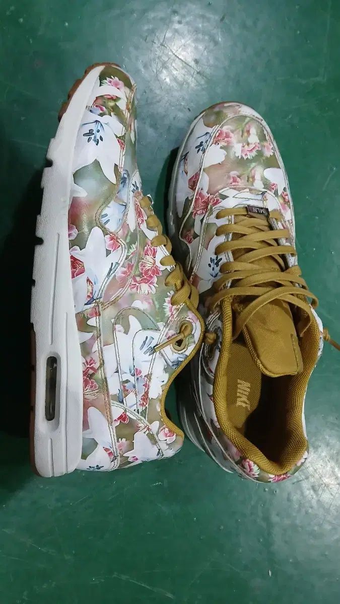 ナイキ エアマックス1 ウルトラ シティパック QS イエローフローラル 01-747105-700