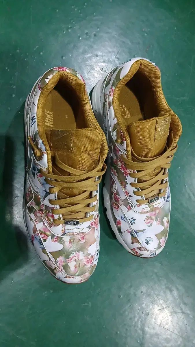 ナイキ エアマックス1 ウルトラ シティパック QS イエローフローラル 01-747105-700