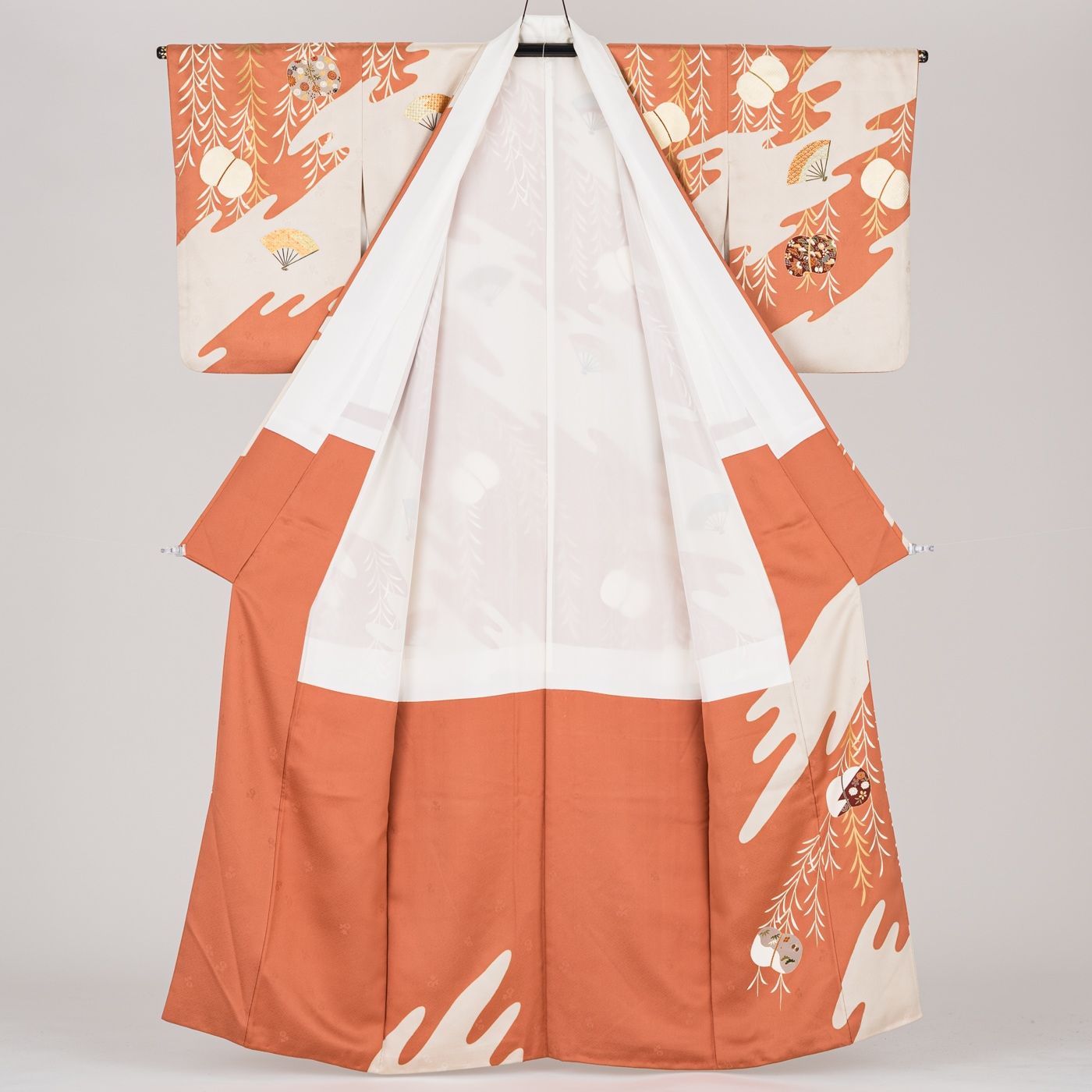 訪問着 柳に蹴鞠と扇