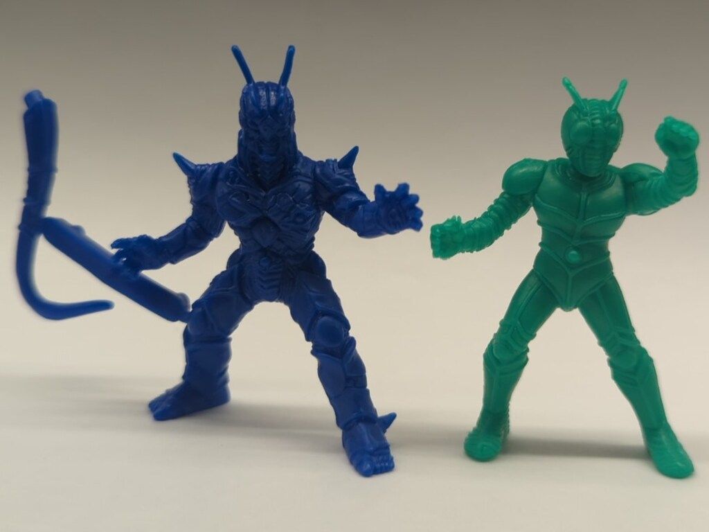 【最新作，正規品】 バンダイ 仮面ライダー100 第1弾 仮面ライダーZO+ドラス 緑+青 カプセルトイ・ガチャガチャ