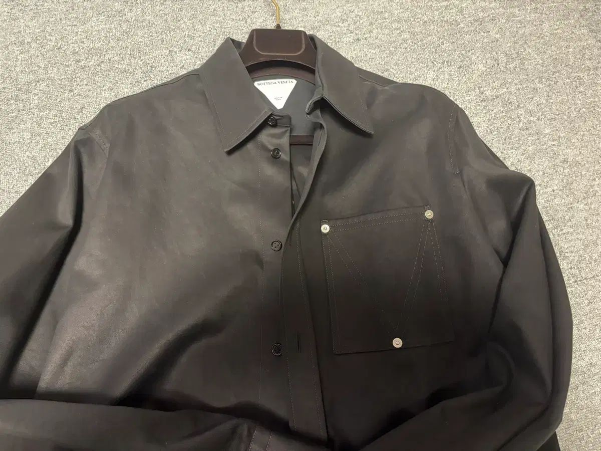 ボッテガ ヴェネタ ブラック シャツ