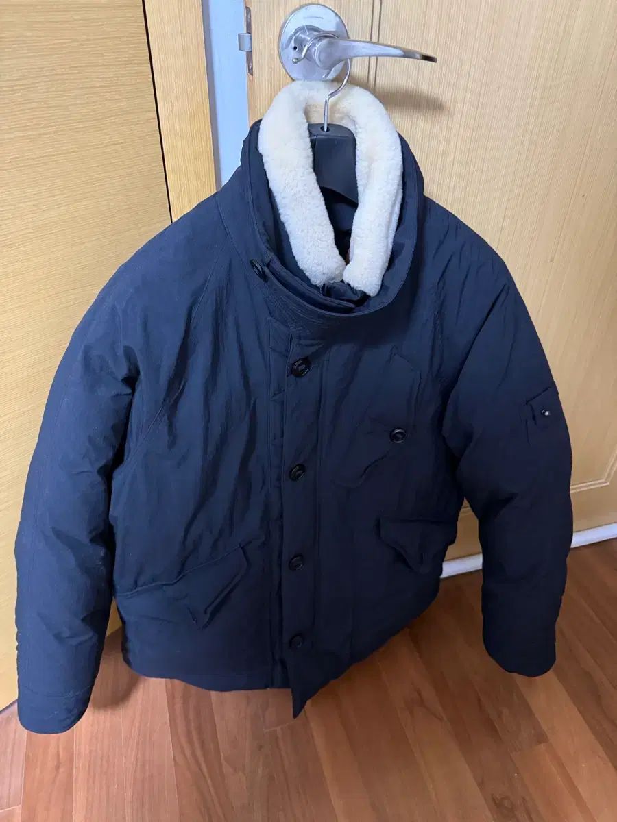 イーストローグ x シリーズ 나누크 ダウン パーカ Mサイズ