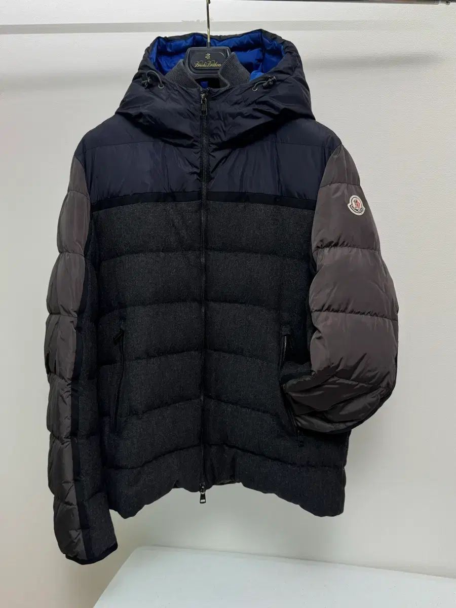 モンクレール メンズ フード ダウン