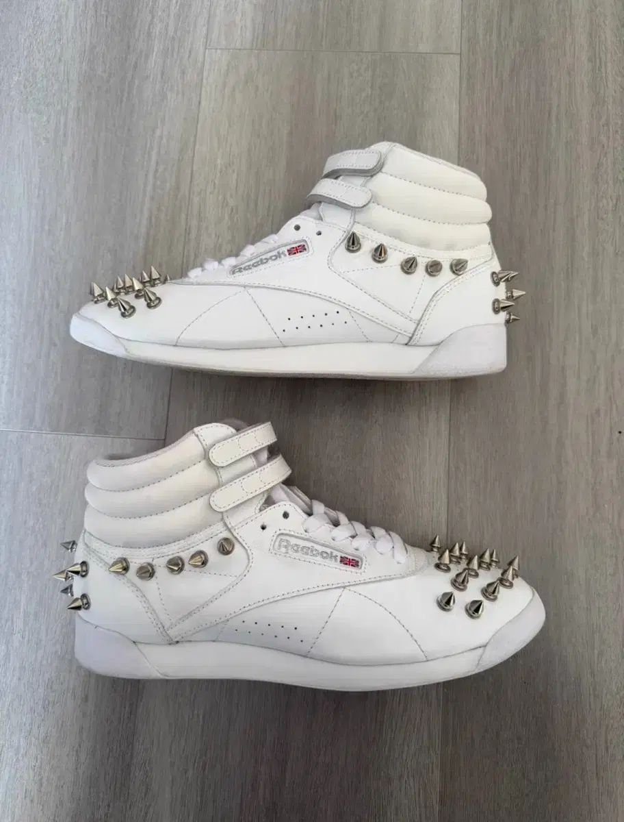 ジュンヤワタナベ COMME des GARCONS × リーボック Classic ハイトップ