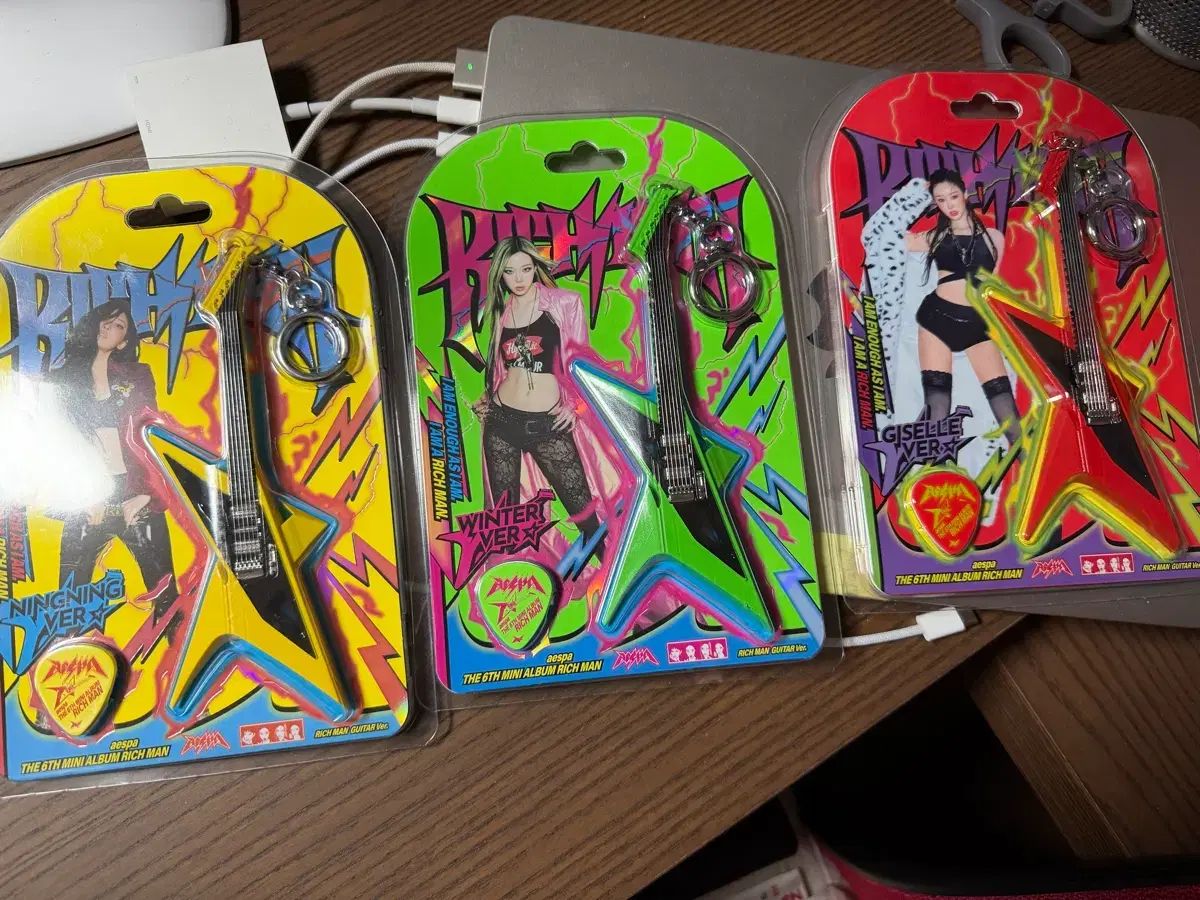 aespa（エスパ） リー(LEE) リッチマン(RICH MAN) ギター バージョン