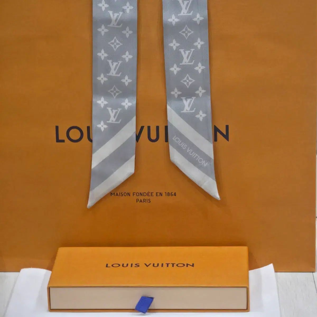 ルイヴィトン シルエット bbバンド スカーフ グレー m 97398