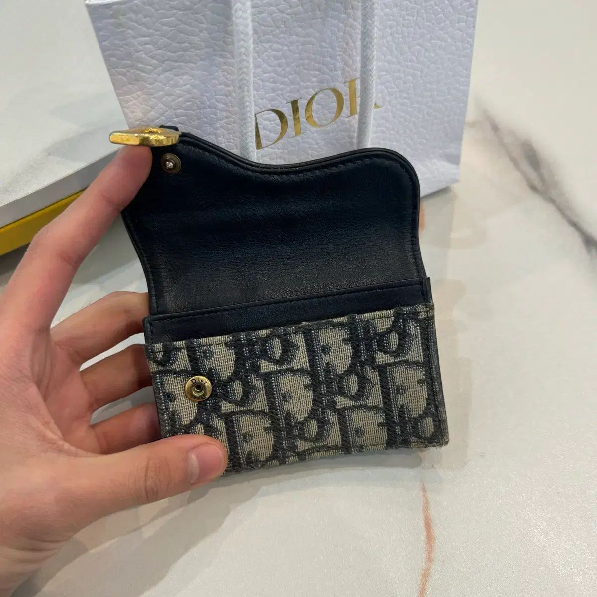 オブリーク サドル