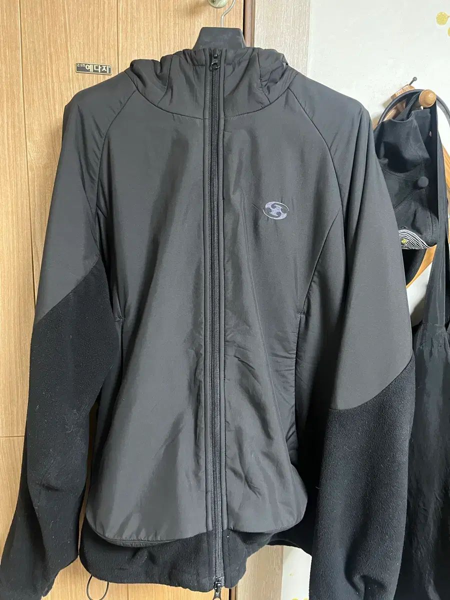 サンサンギアー フリース アウター