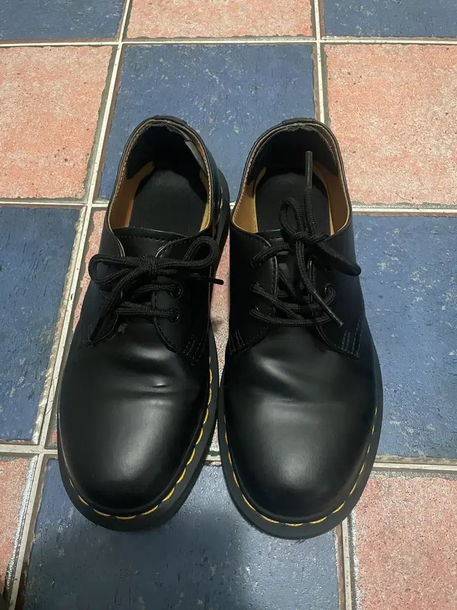 DR. MARTENS ドクターマーチン 1461 ブラック スムース 230 グレー系 デート服
