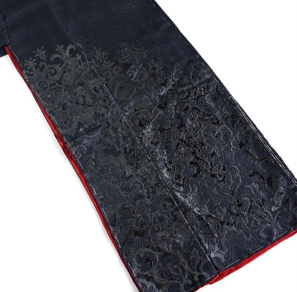 ブラック ダマスク柄