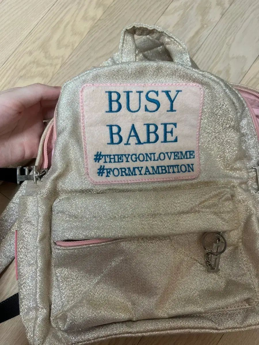앙트레브 BUSY BABE ミニ GOLD バックパック