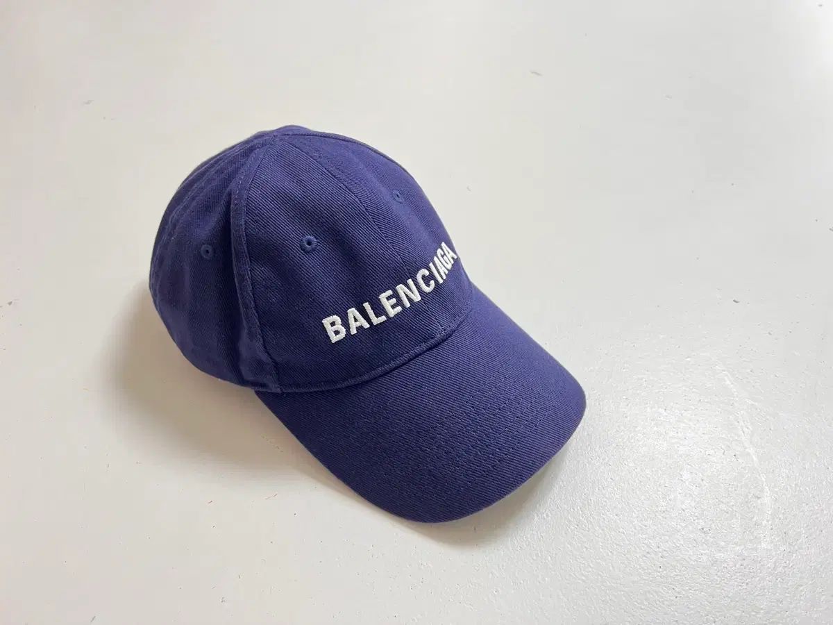 バレンシアガ ボールキャップ ネイビー L (58cm) - メルカリ