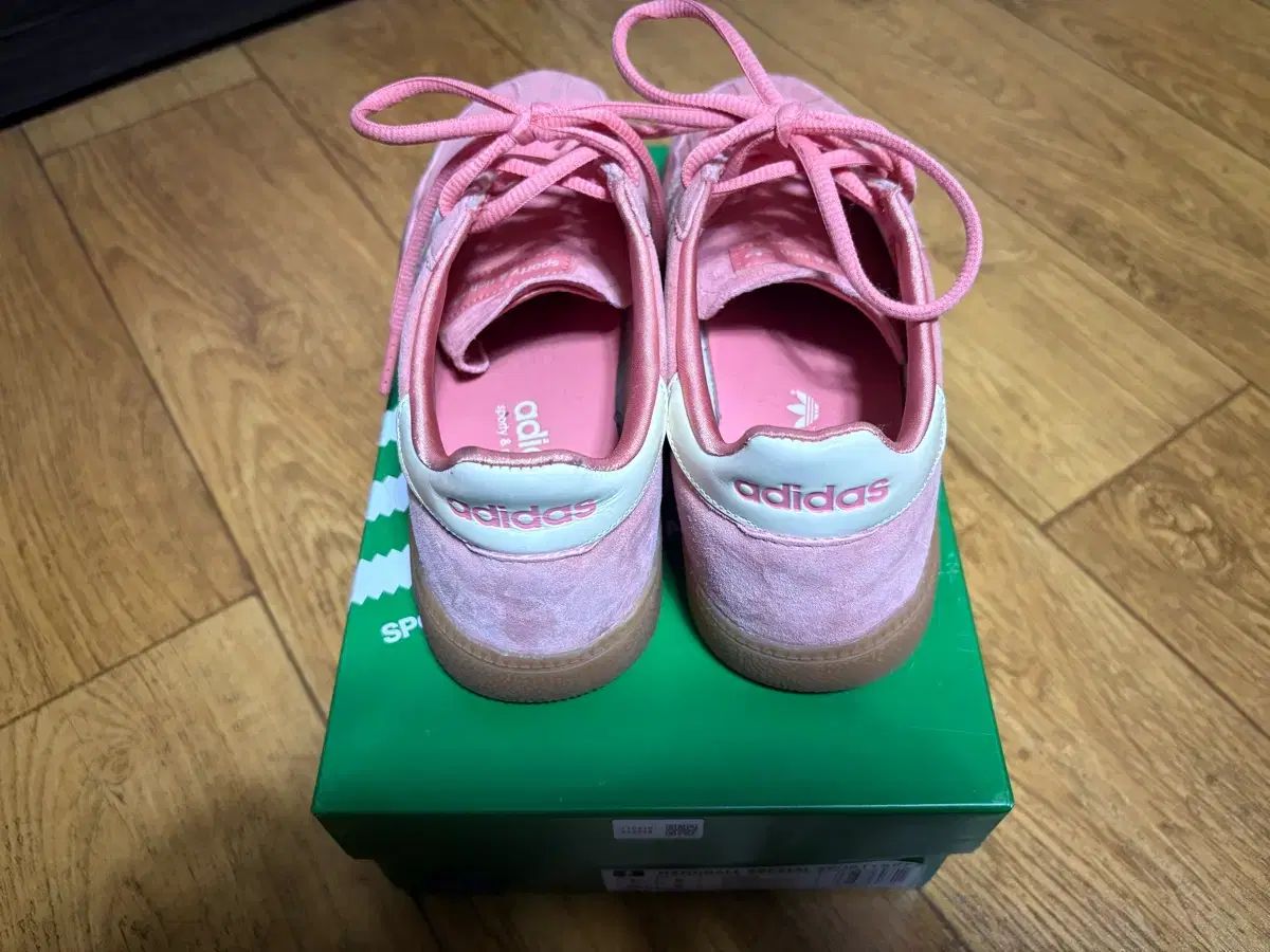 アディダスxスポーティアンドリッチ