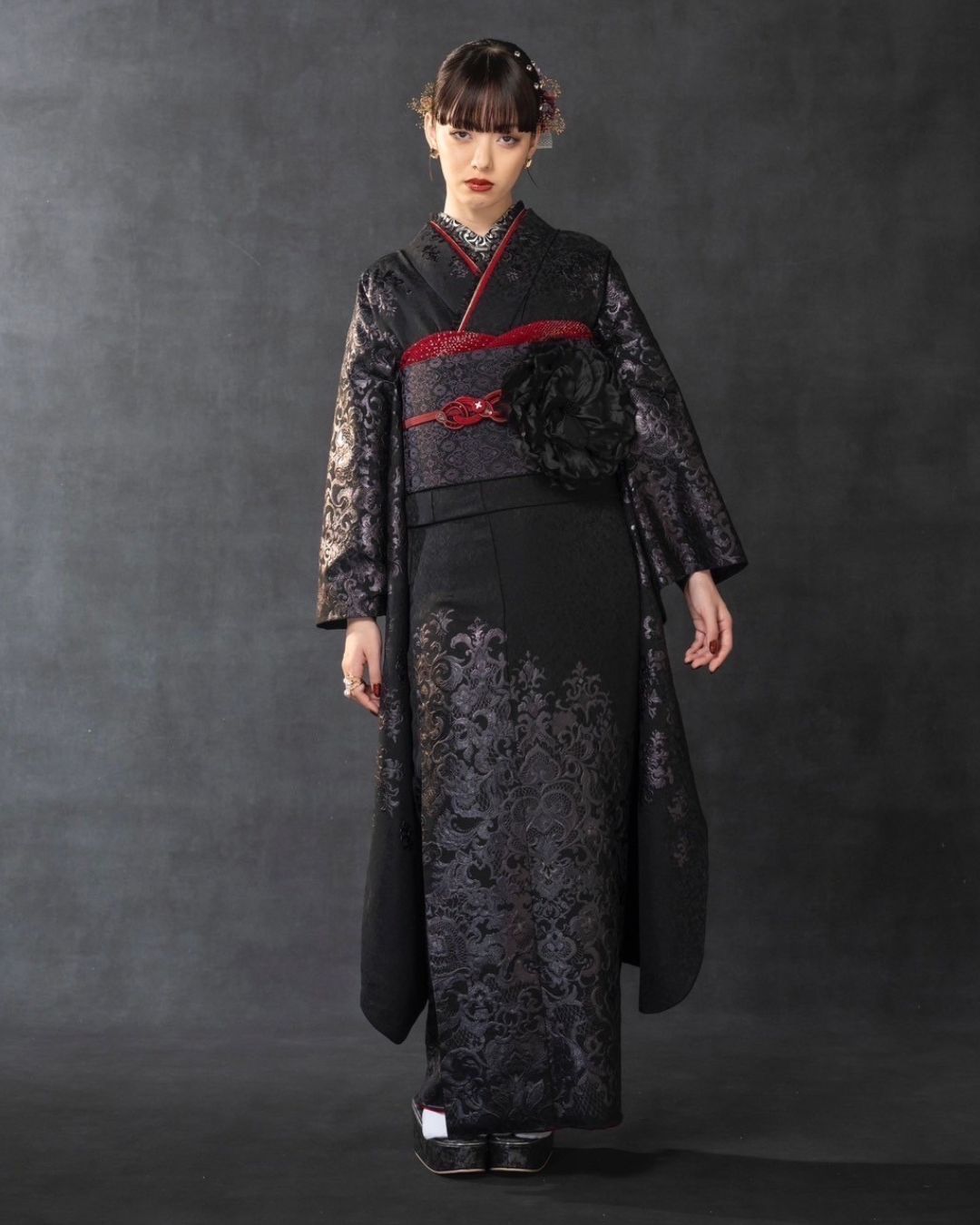 新品・未使用品】振袖 関芳謹製 未仕立て 仮絵羽 黒 ブラック ダマスク