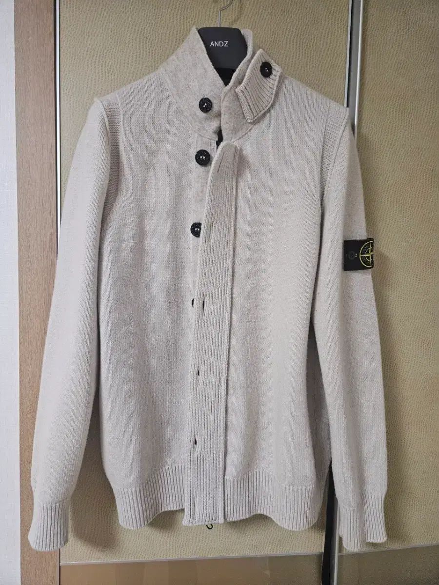 ストーンアイランド STONE ISLAND カーディガン アイボリー Lサイズ